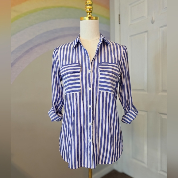Express | XS | Blue & White Button Down - Picture 2 of 9